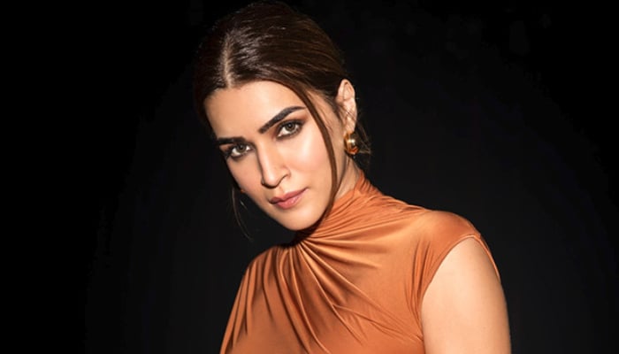 Kriti Sanon’s secret to dewy makeup is finally out – and it’s surprisingly budget-friendly