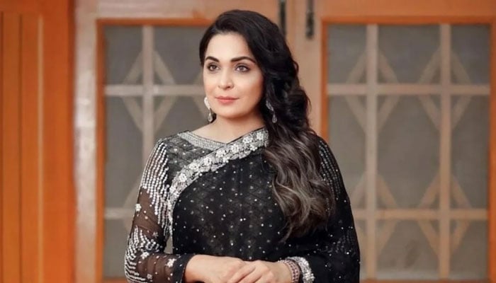 اداکارہ میرا کو کینیڈا بارڈر سے ڈی پورٹ کردیا گیا