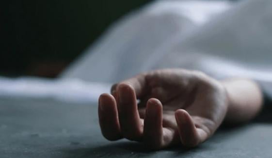 اسلام آباد کی گولڈ میڈلسٹ طالبہ کی امریکا جانے کے فراڈ نے جان لی اسلام آباد کی گولڈ میڈلسٹ طالبہ کی امریکا جانے کے فراڈ نے جان لی
