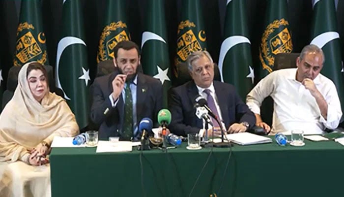 خیبر پختونخوا میں ایمرجنسی کے تحت اب صوبائی حکومت ختم ہوچکی: اعظم نذیر تارڑ