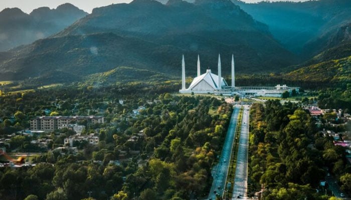اسلام آباد میں ریڈ الرٹ، پولیس کی بھاری نفری تعینات