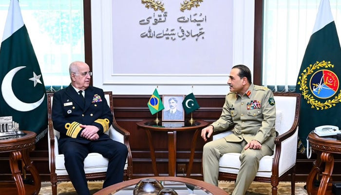 برازیل کے اعلیٰ سطح کے وفد کا دورہ جی ایچ کیو، فیلڈ مارشل سید عاصم منیر سے ملاقات، آئی ایس پی آر