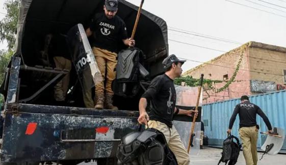 پشاور: دوسرے روز بھی مختلف راستے بند، ریڈ زون مکمل طور پر سیل پشاور: دوسرے روز بھی مختلف راستے بند، ریڈ زون مکمل طور پر سیل