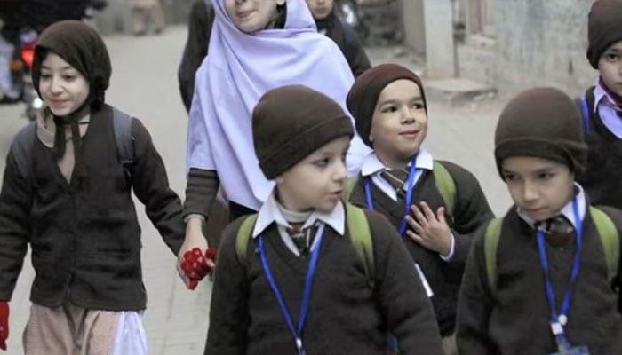 پشاور: تمام نجی و سرکاری تعلیمی ادارے آج کھلیں گے