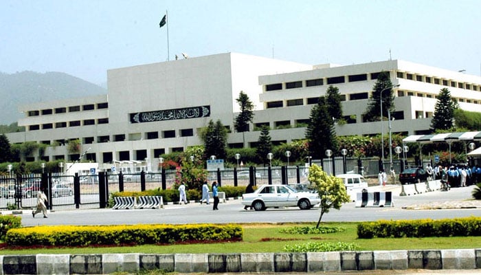کے پی میں ایمرجنسی اور گورنر راج کی توثیق، قومی اسمبلی اور سینیٹ کے اجلاس آج ہوں گے