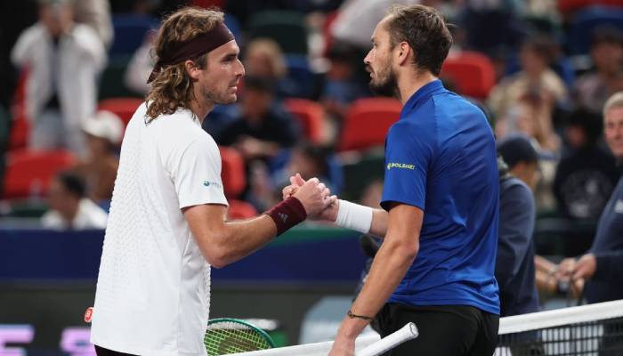 Medvedev outlasts rival Tsitsipas to reach 4th Shanghai quarterfinal in 5-year