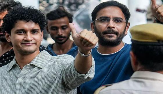 بھارت: کاکروچ جنتا پارٹی کے دو رہنماؤں کو جیل بھیج دیا گیا