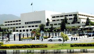 کے پی میں ایمرجنسی اور گورنر راج کی توثیق، قومی اسمبلی اور سینیٹ کے اجلاس آج ہوں گے