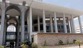 ہائیکورٹ کے فیصلے کے بعد اسلام آباد میں 4 شیشہ کیفے سیل کردیے گئے 