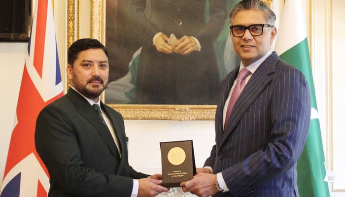پاک فوج کی ٹیم نے ایکسر سائز کیمبرین پیٹرول 2026 میں چاندی کا تمغہ جیت لیا