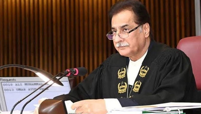 ایاز صادق— فائل فوٹو