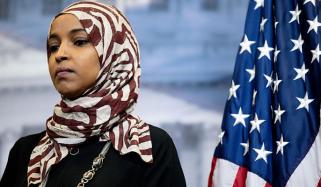 الہان عمر کے گھر کی تلاشی کے دوران فون ضبط، اہل خانہ کو بھی سمن جاری