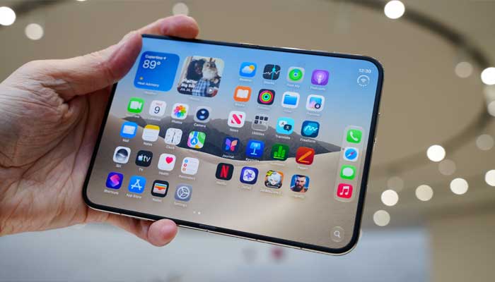 Apple iPhone Duo pre-orders face delays as shipping slips into December