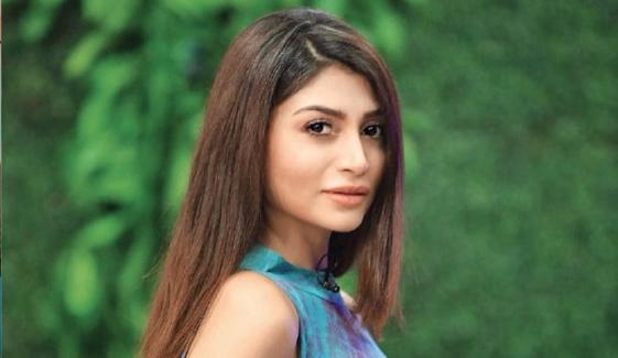 بیٹی کی طلاق پر والد کو شرمندگی کیوں محسوس ہونی چاہیے؟ زویا ناصر بیٹی کی طلاق پر والد کو شرمندگی کیوں محسوس ہونی چاہیے؟ زویا ناصر