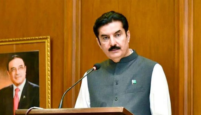 گورنر خیبرپختون خوا فیصل کریم کنڈی—فائل فوٹو