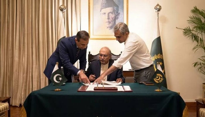 خیبر پختونخوا میں ایمرجنسی کا نفاذ،47 فیصد پاکستانی حامی، 36 فیصد مخالف