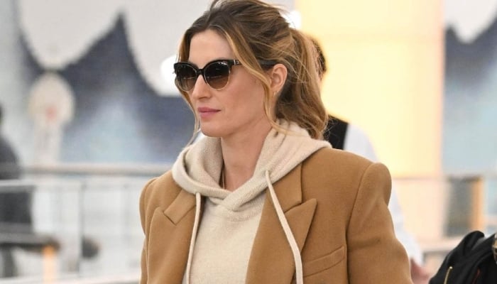 Gisele Bündchen sparks concern after walking on crutches ahead of Victorias Secret fashion show