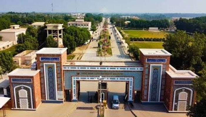 ایل ایل بی کی 1184 جعلی ڈگریوں کی فہرست یونیورسٹی ویب سائٹ پر آویزاں