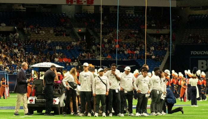 UTSA vs Navy: Soldier falls from Alamodome rafters top during pregame ceremony