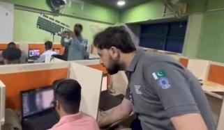 کراچی: سائبر فراڈ کا دھندا بےنقاب، مالک سمیت 11 ملزمان گرفتار