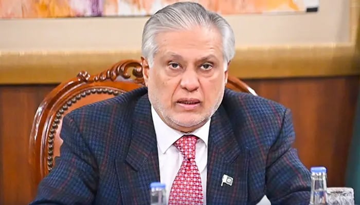 اسحاق ڈار---فائل فوٹو