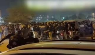 کراچی: ایس آئی یو اور ضلع وسطی پولیس کے درمیان جھگڑا، 16 پولیس اہلکار معطل