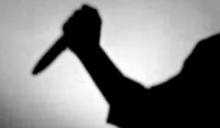 لاہور: پولیس اہلکار نے پارکنگ اسٹینڈ ملازم کو 25 ہزار چھیننے کی کوشش کے دوران چاقو مار کر زخمی کردیا