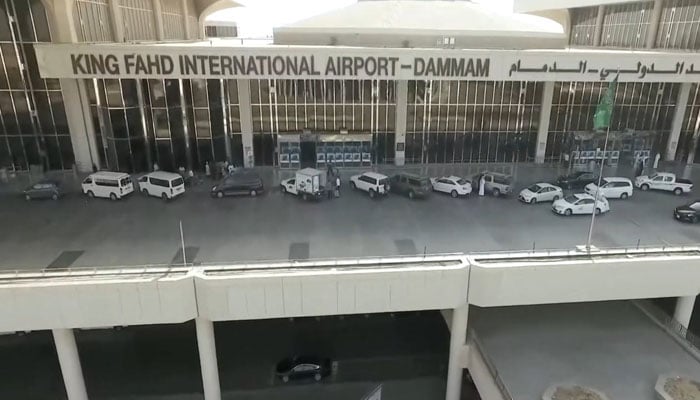 دمام: کنگ فہد ایئر پورٹ پر حملہ، ایک شخص ہلاک، 8 زخمی