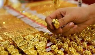سونے کی فی تولہ قیمت میں 3 ہزار روپے کی بڑی کمی