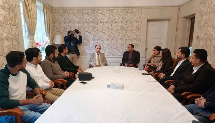 ناروے میں پاکستانیوں کے مسائل حل کرانے کیلئے 24 گھنٹے خدمت کو تیار ہیں، سفیر پاکستان