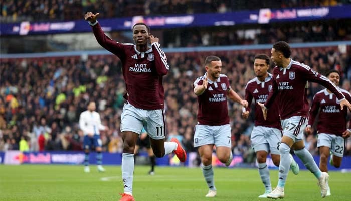 Nicolas Jackson brace fires Aston Villa to victory over Manchester City