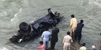گاڑی دریائے نیلم میں گر گئی، اسکول جانیوالے 4 بچے جاں بحق